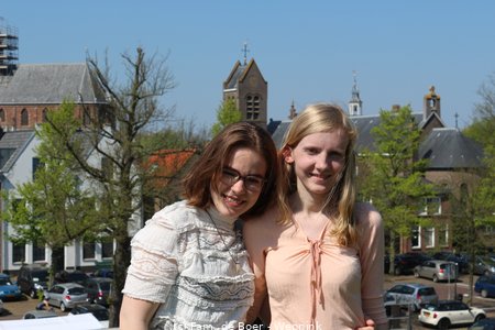 Esther_Leonie