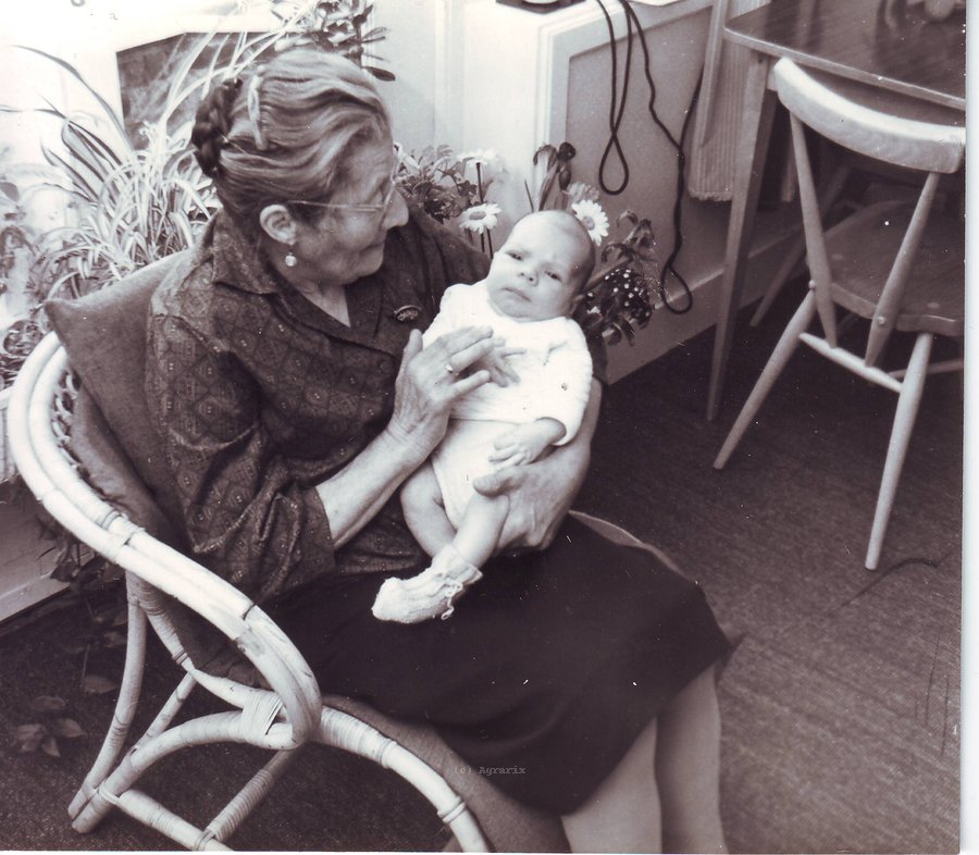 Oma_Maartje_met_Maarten-03.jpg