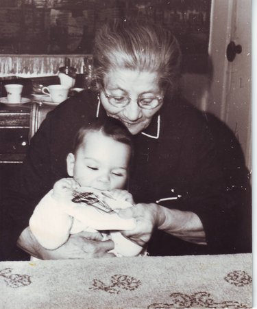 Oma_Maartje_met_Maarten-02.jpg