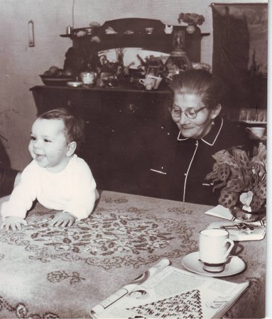 Oma_Maartje_met_Maarten-04.jpg