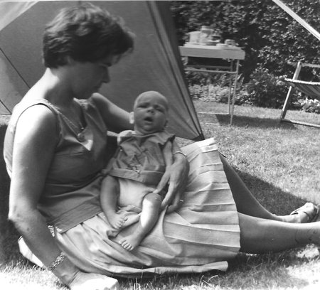 1964_met_Maarten_2mnd_01.jpg
